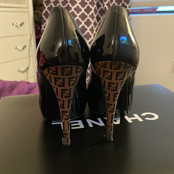 Fendi Spuntata Vernice Peep Toe Heel - Picture 4 of 5